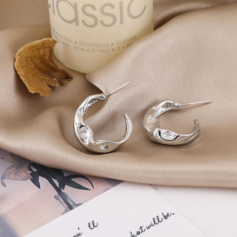 just-lil-things-hoop-earring-sliver-earring-jlt10548